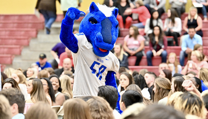 MTSU Mascot Lightning and Riverdale student crowd