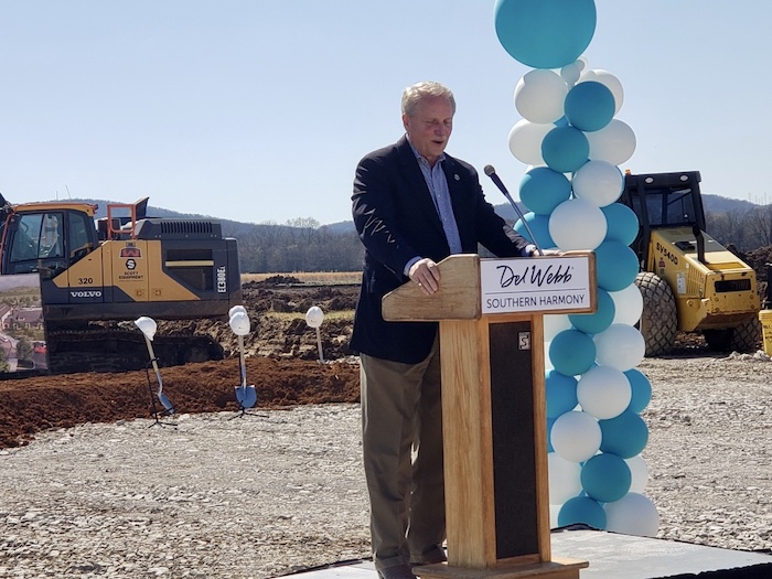 Mayor Bill Ketron speaking at the Del Webb Groundbreaking