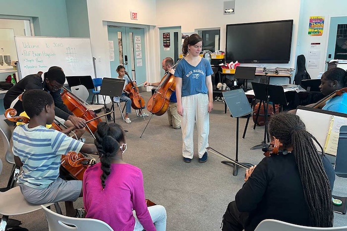 MTSU student leads workshop in Cayman Islands