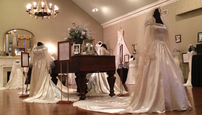Oaklands Mansion Presents Red-The Heart of the Wedding
