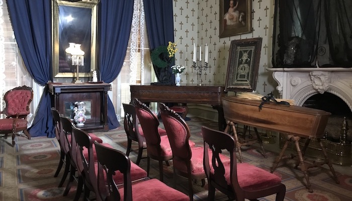 Mansion in Mourning