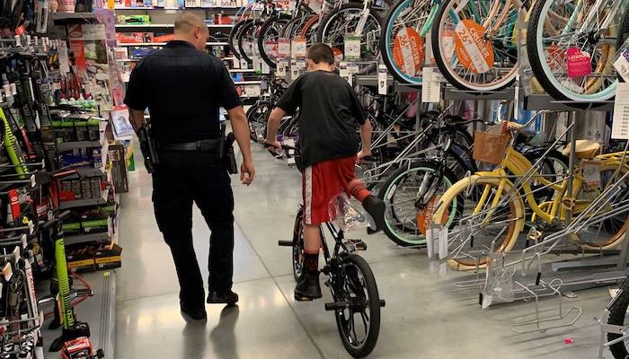Shop with a Cop La Vergne