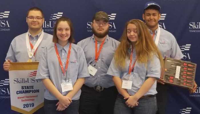Oakland High School Automotive Technology students