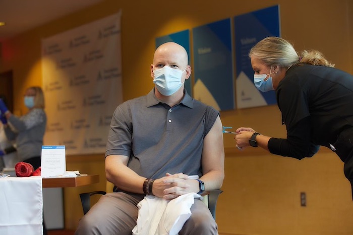 Ascension Saint Thomas Administers COVID-19 Vaccine to Frontline Caregivers