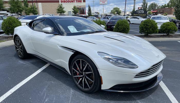 Aston Martin DB11