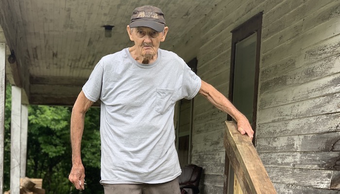 Sheriff’s SCAN volunteers repair porch for senior citizen