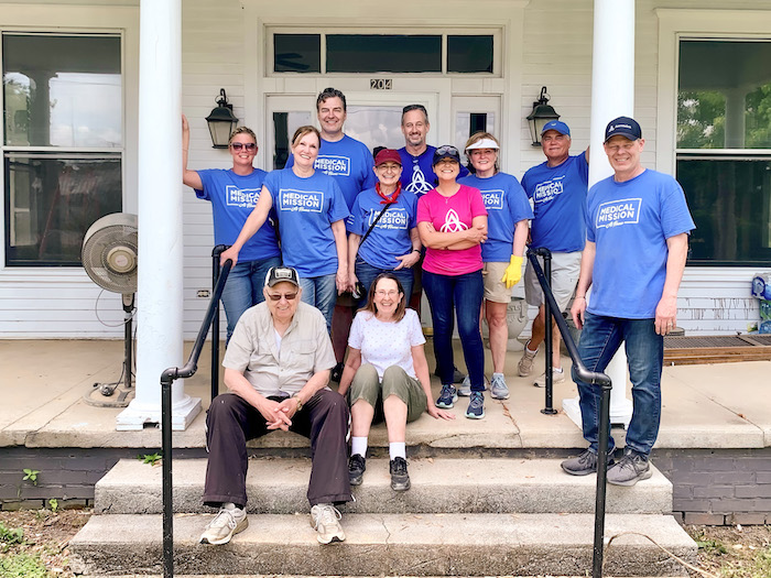 Ascension Saint Thomas Associates Join Together to Help Clean After Waverly Flood