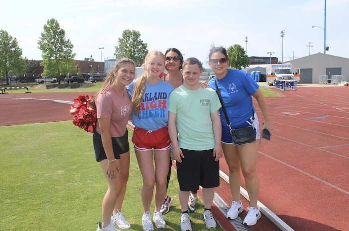 Oakland Varsity Cheerleaders Volunteer at Special Olympics 2022