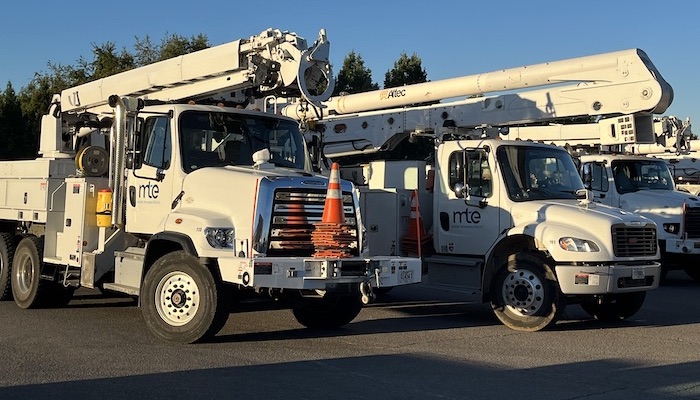 MTE bucket trucks ahead of deployment for Hurricane Ian