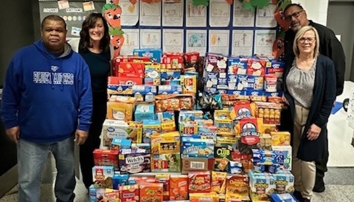 Homer Pittard Students Donate for SRO Food Drive