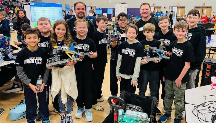 Siegel Elementary Robotics Team Finishes Strong