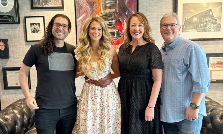 Ana Cristina Cash Signs Worldwide Publishing Agreement with BMG
