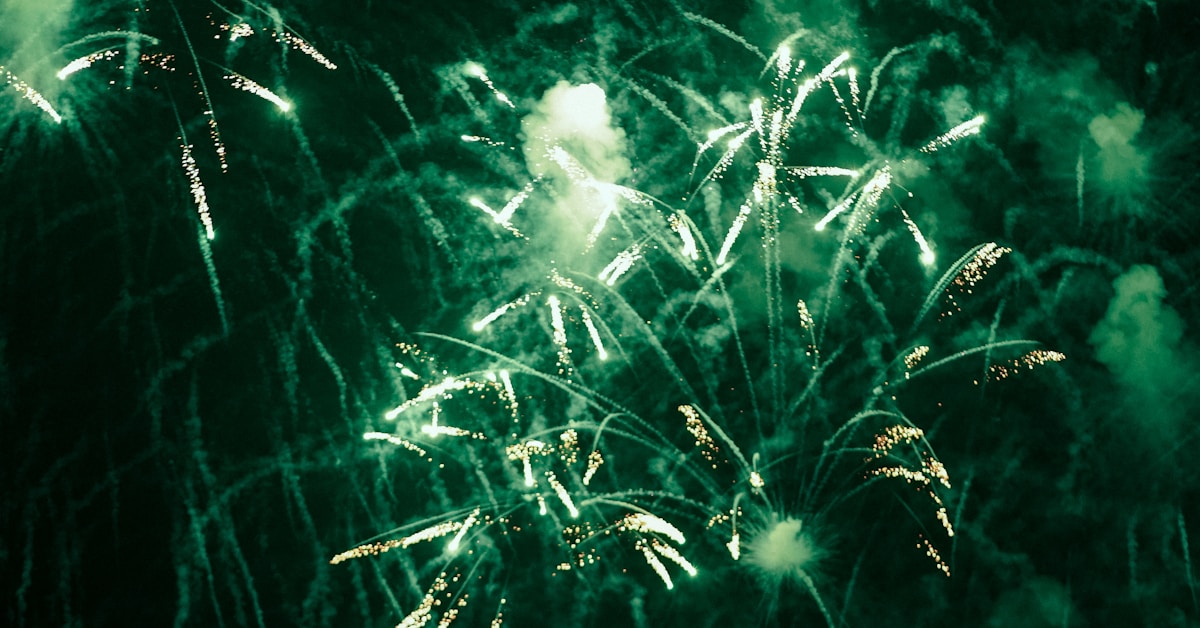Nashville NYE Broadway crowd