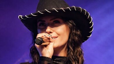 Karly C Brings “The Grass Looks Greener” to Country Radio